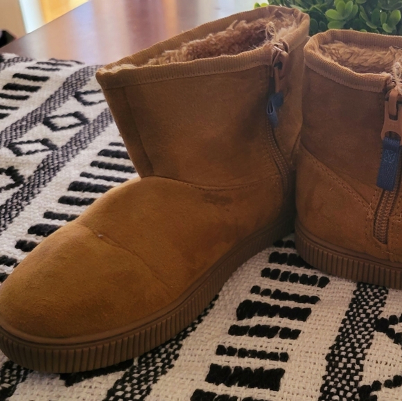 Tan Fluffy Boots - Picture 3 of 3